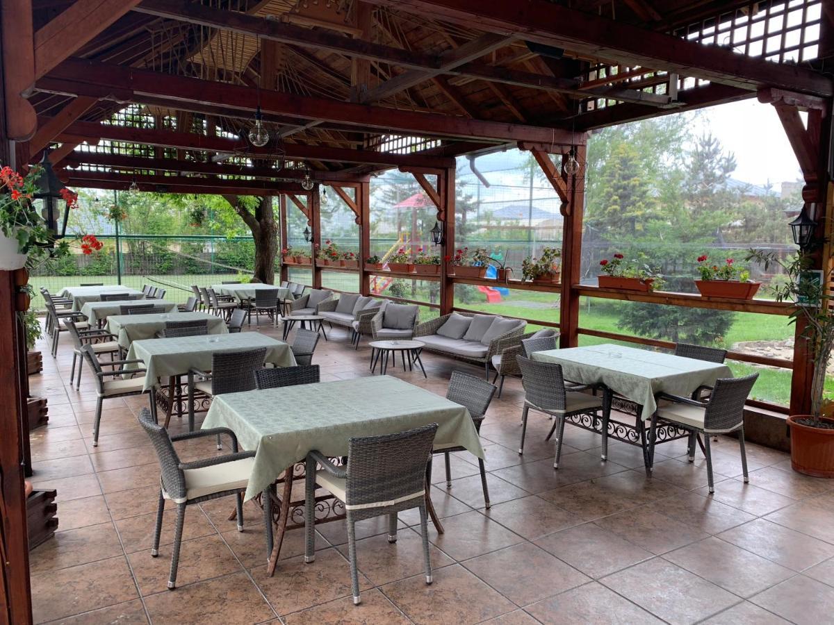 Pensiune Restaurant Rustic Rm Sarat Rymnik Zewnętrze zdjęcie