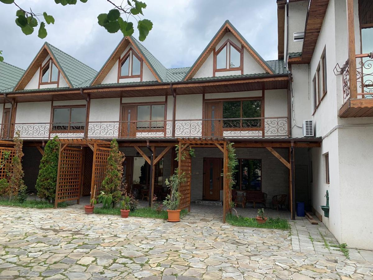 Pensiune Restaurant Rustic Rm Sarat Rymnik Zewnętrze zdjęcie